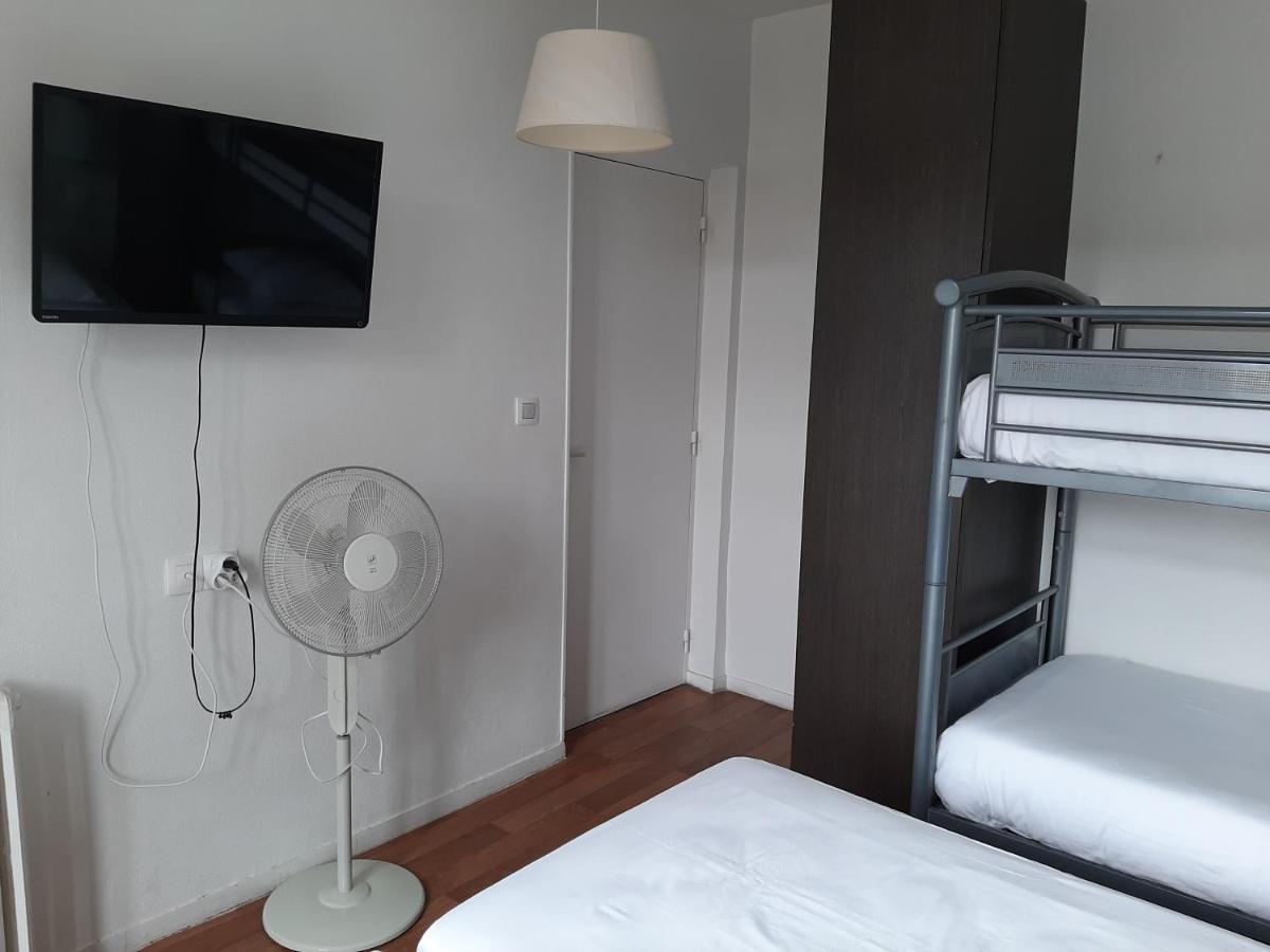 Le Royalty Hotel Angers Bagian luar foto