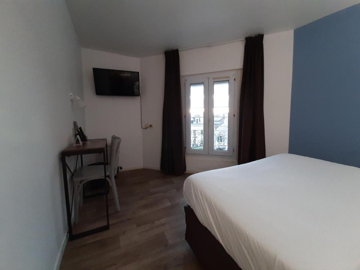 Le Royalty Hotel Angers Bagian luar foto