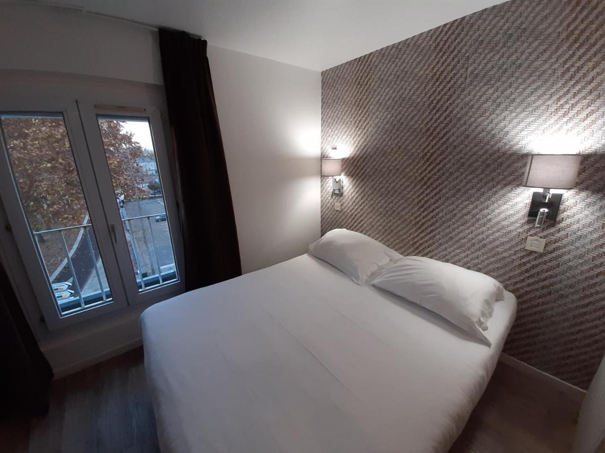 Le Royalty Hotel Angers Bagian luar foto