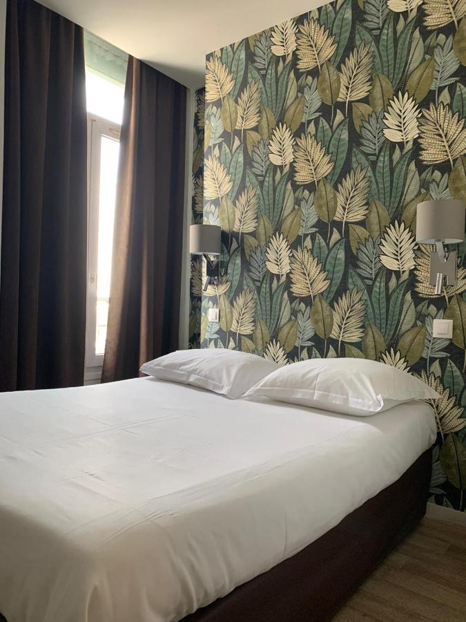 Le Royalty Hotel Angers Bagian luar foto