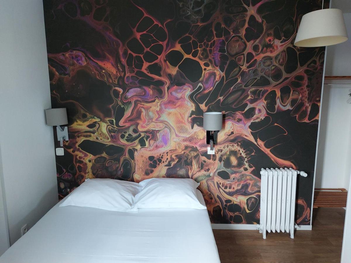Le Royalty Hotel Angers Bagian luar foto